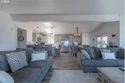 4875 N Highway 101, Depoe Bay, OR 97341 - Photo 12