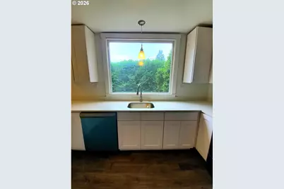 745 SW Maplecrest Dr, Portland, OR 97219 - Photo 6