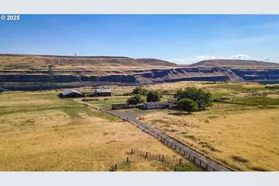 9230 State Route 14, Wishram, WA 98673 - Photo 1