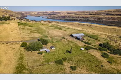 9230 State Route 14, Wishram, WA 98673 - Photo 2