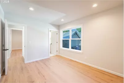 1078 Young St, Woodburn, OR 97071 - Photo 18