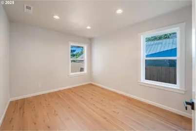 1078 Young St, Woodburn, OR 97071 - Photo 26