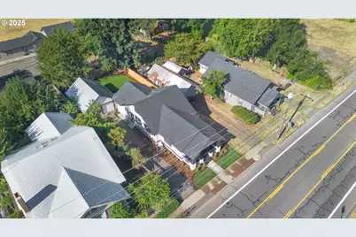 1078 Young St, Woodburn, OR 97071 - Photo 40