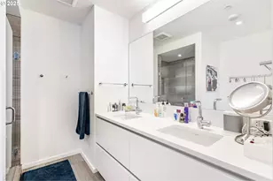 1075 NW Northrup St, Portland, OR 97209 - Photo 22