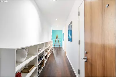 1075 NW Northrup St #814, Portland, OR 97209 - Photo 10