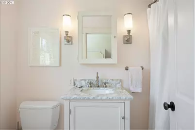 6305 SW Sweetbriar Ct, Portland, OR 97221 - Photo 28
