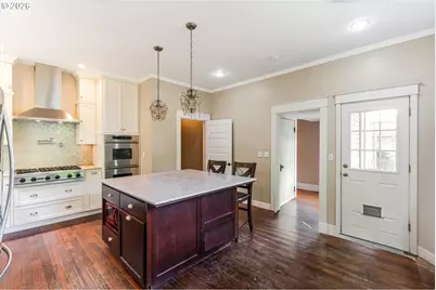 3425 S Corbett Ave, Portland, OR 97239 - Photo 12
