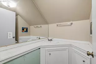 585 Madrona Ave S, Salem, OR 97302 - Photo 22