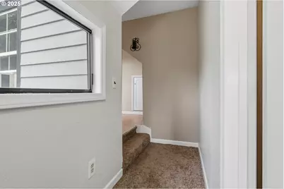 585 Madrona Ave S, Salem, OR 97302 - Photo 16