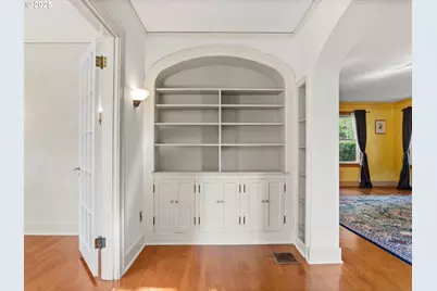 2917 SW Fairview Blvd, Portland, OR 97205 - Photo 6