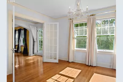 2917 SW Fairview Blvd, Portland, OR 97205 - Photo 8