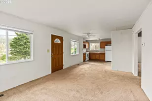 1389 NE Brooklyn Ave, Roseburg, OR 97470 - Photo 4