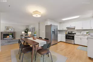 4137 SE Ivon St, Portland, OR 97202 - Photo 14