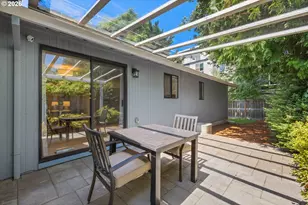 4137 SE Ivon St, Portland, OR 97202 - Photo 22