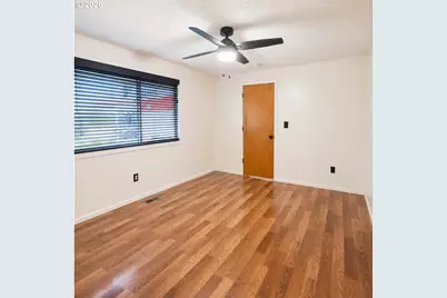 1510 NW Lester St, Roseburg, OR 97471 - Photo 8