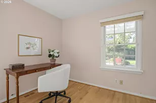 70 Grand View Dr, Eugene, OR 97405 - Photo 26