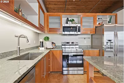 1420 NW Lovejoy St #725, Portland, OR 97209 - Photo 24