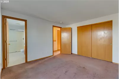 15648 NE Milton Pl, Portland, OR 97230 - Photo 26