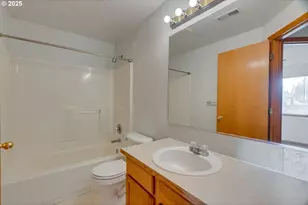 15648 NE Milton Pl, Portland, OR 97230 - Photo 36