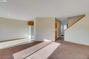 15648 NE Milton Pl, Portland, OR 97230 - Photo 14