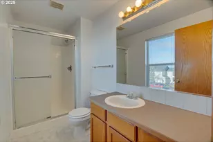 15648 NE Milton Pl, Portland, OR 97230 - Photo 28