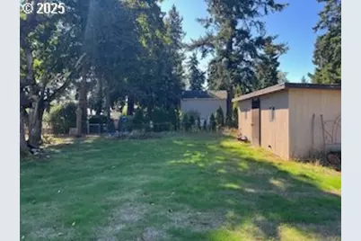 2105 SE 143rd Ave, Portland, OR 97233 - Photo 10