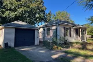 2105 SE 143rd Ave, Portland, OR 97233 - Photo 2