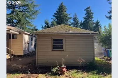 2105 SE 143rd Ave, Portland, OR 97233 - Photo 6