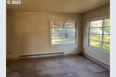 2105 SE 143rd Ave, Portland, OR 97233 - Photo 16