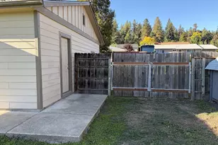 686 W First Ave, Sutherlin, OR 97479 - Photo 26