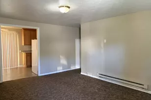686 W First Ave, Sutherlin, OR 97479 - Photo 6