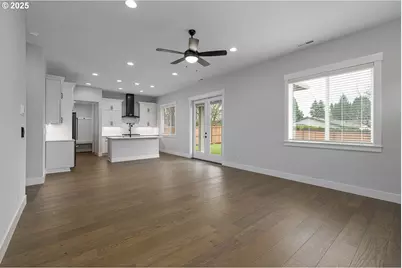 15216 SE Towers Ter, Milwaukie, OR 97267 - Photo 8