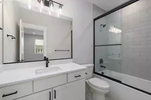 15216 S E Towers Ter, Milwaukie, OR 97267 - Photo 24