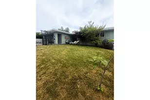 1328 NW King Ave, Pendleton, OR 97801 - Photo 2
