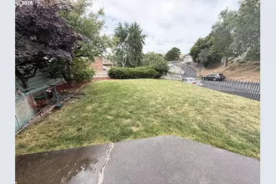 1328 NW King Ave, Pendleton, OR 97801 - Photo 4