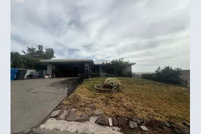 1328 NW King Ave, Pendleton, OR 97801 - Photo 1