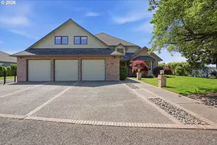 954 S A St, Washougal, WA 98671 - Photo 2
