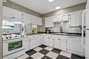 9118 N Smith St, Portland, OR 97203 - Photo 12