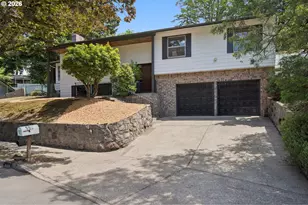 860 NW Battaglia Ave, Gresham, OR 97030 - Photo 2