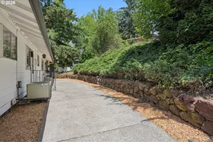 860 NW Battaglia Ave, Gresham, OR 97030 - Photo 46