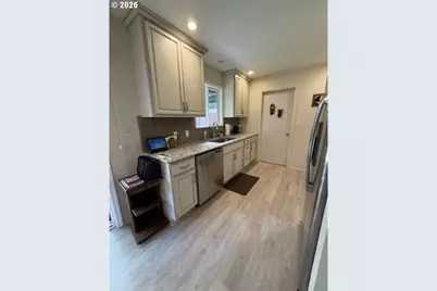247 Oak St, Riddle, OR 97469 - Photo 6