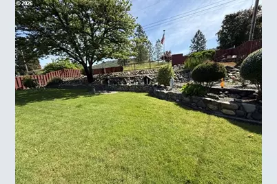 247 Oak St, Riddle, OR 97469 - Photo 14