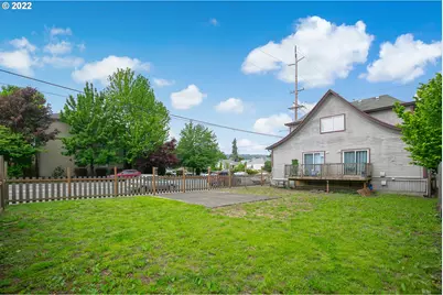 7927 N Fessenden St, Portland, OR 97203 - Photo 6