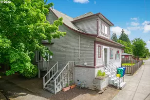7927 N Fessenden St, Portland, OR 97203 - Photo 2