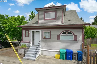 7927 N Fessenden St, Portland, OR 97203 - Photo 1