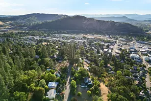 1254 SE Reservoir Ave, Roseburg, OR 97470 - Photo 36