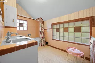 1254 SE Reservoir Ave, Roseburg, OR 97470 - Photo 22