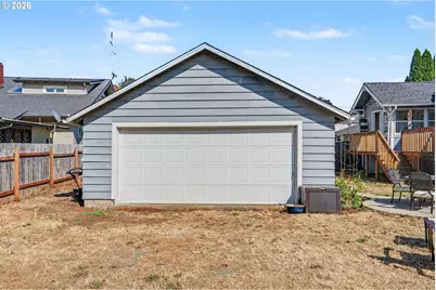 914 Pine St, Silverton, OR 97381 - Photo 40