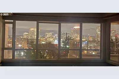 2020 SW Market Street Dr #101, Portland, OR 97201 - Photo 8