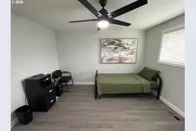 403 E Clackamas Cir, Woodburn, OR 97071 - Photo 8